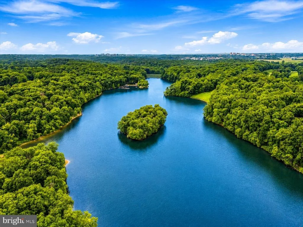 Photo of 5904 MUNCASTER MILL ROAD