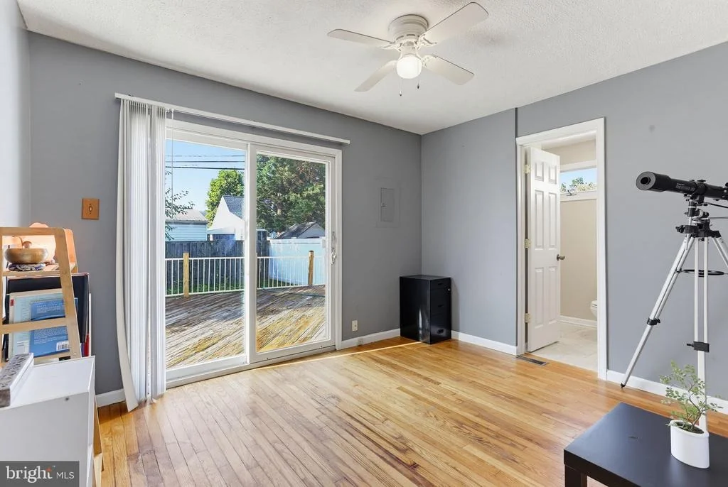Photo of 8211 LONGPOINT ROAD