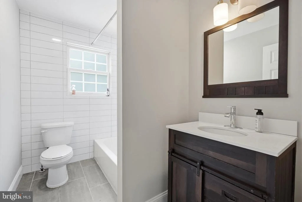 Photo of 1633 REED ROAD