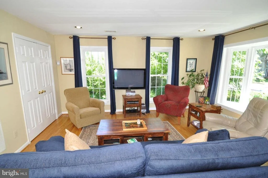 Photo of 4732 OAK ROAD