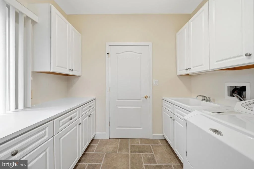 Photo of 160 CLIFFVIEW DRIVE