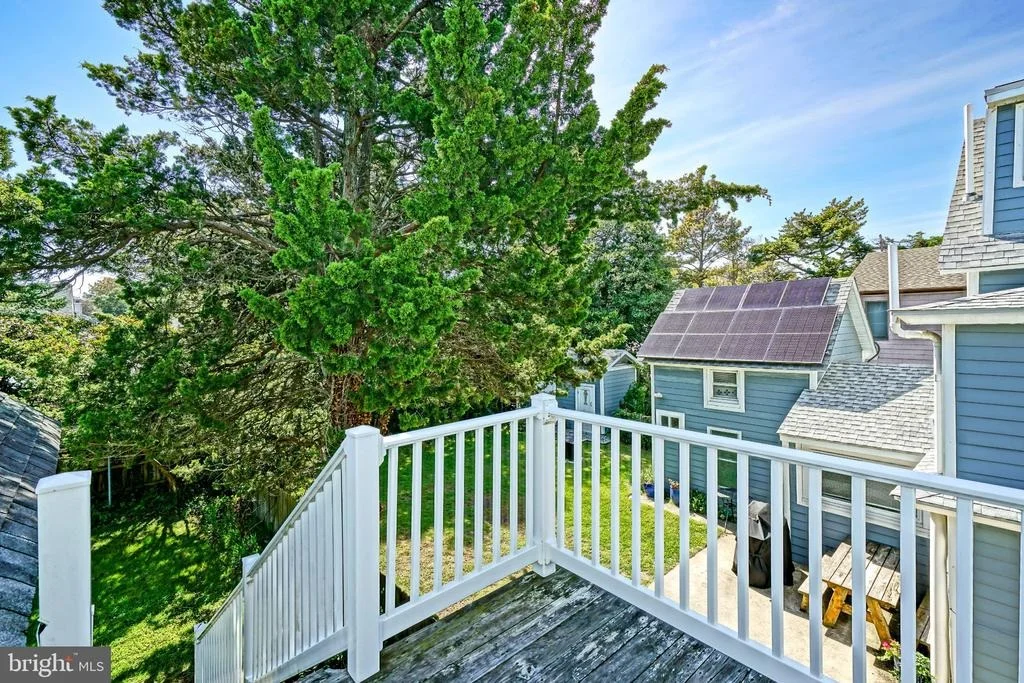 Photo of 18 DELAWARE AVENUE
