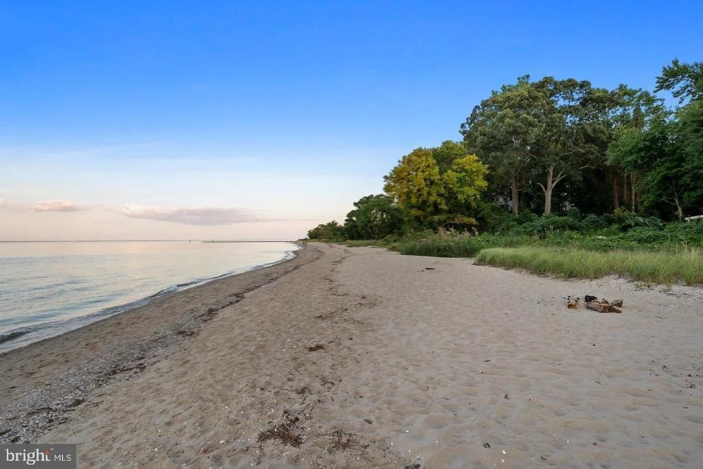 Photo of 5424 BEACH DRIVE