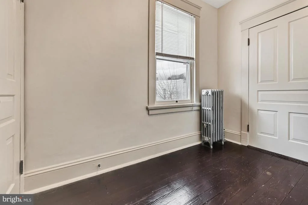 Photo of 5 7TH STREET E