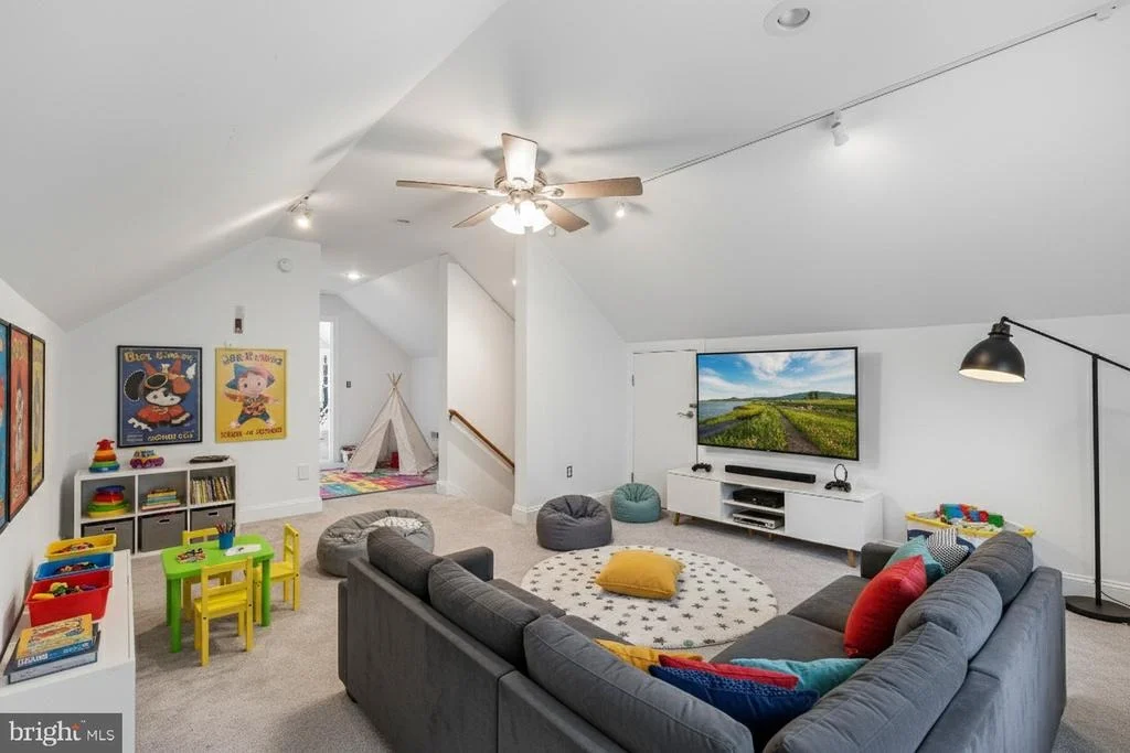 Photo of 33015 FOREST KNOLL DRIVE