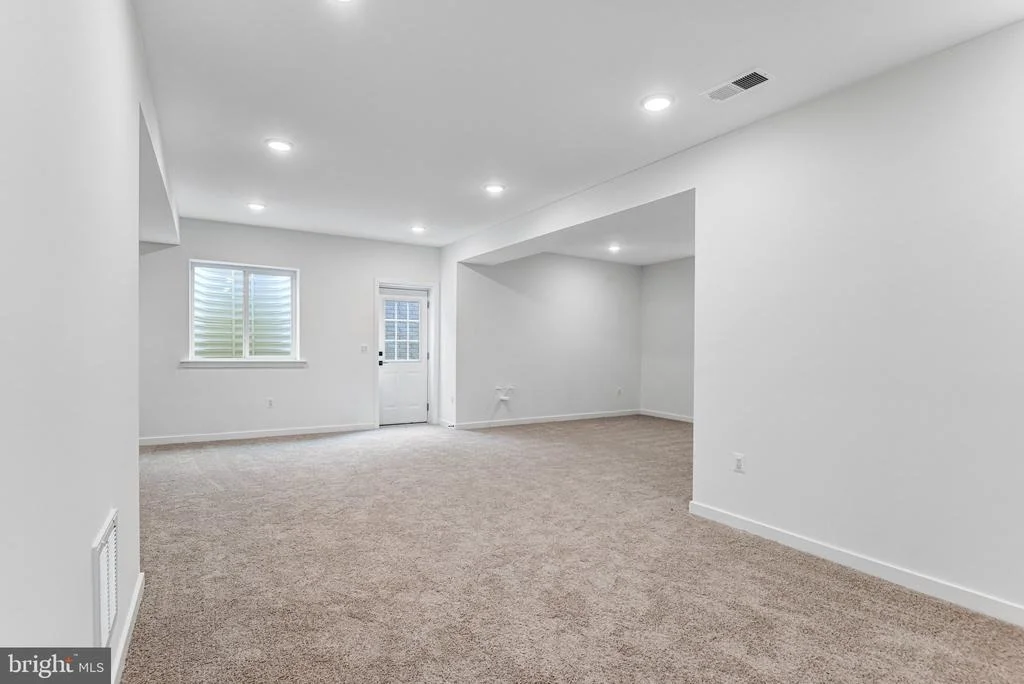 Photo of 2063 SPRINGVALE DRIVE