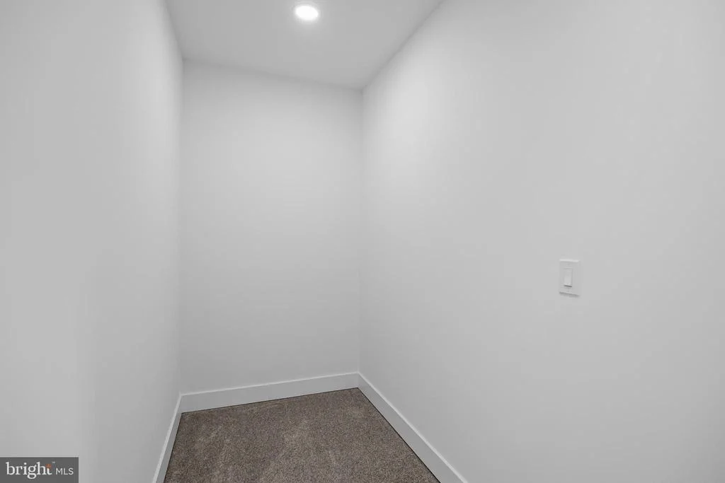 Photo of 8 CHAPEL AVE