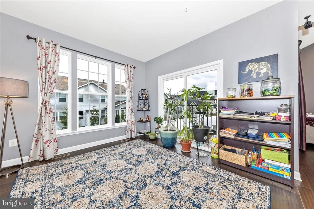 Photo of 825 HOLDEN ROAD