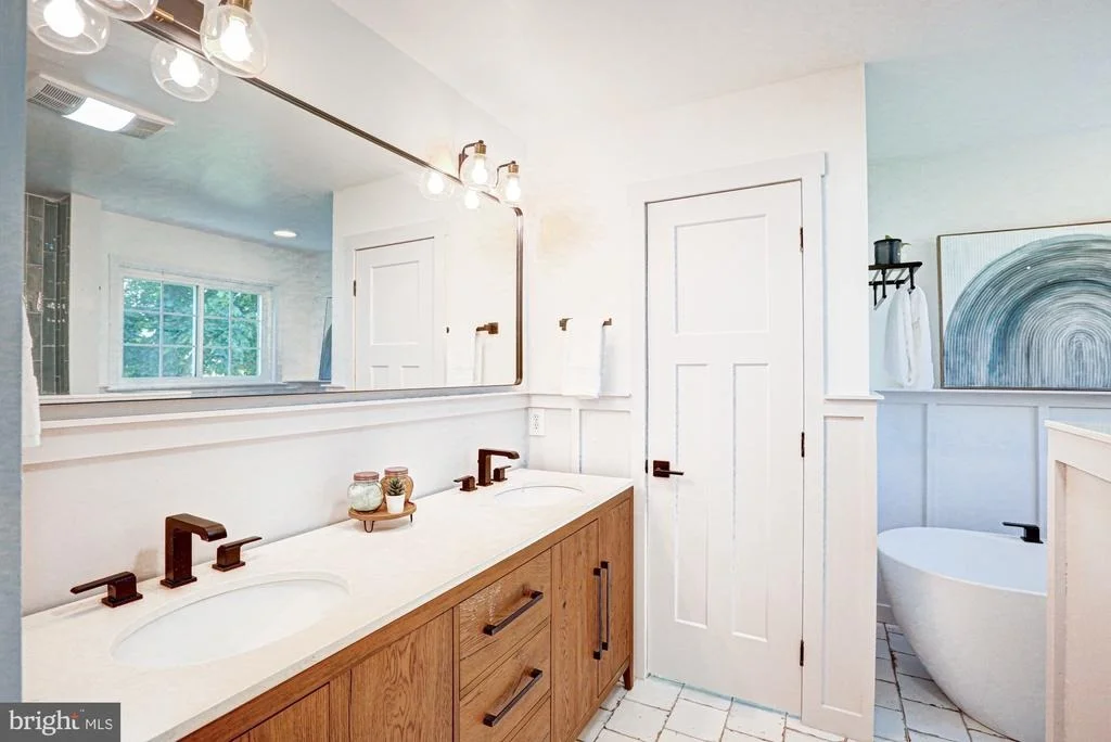Photo of 119 N MEADOW DRIVE