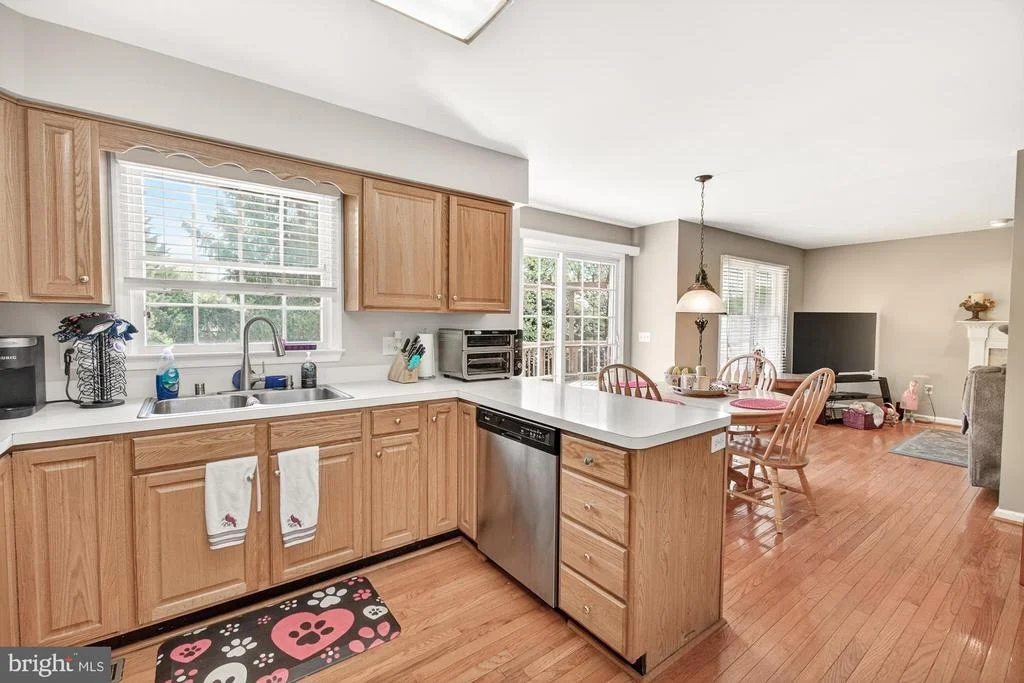 Photo of 2094 E GREENLEAF DRIVE
