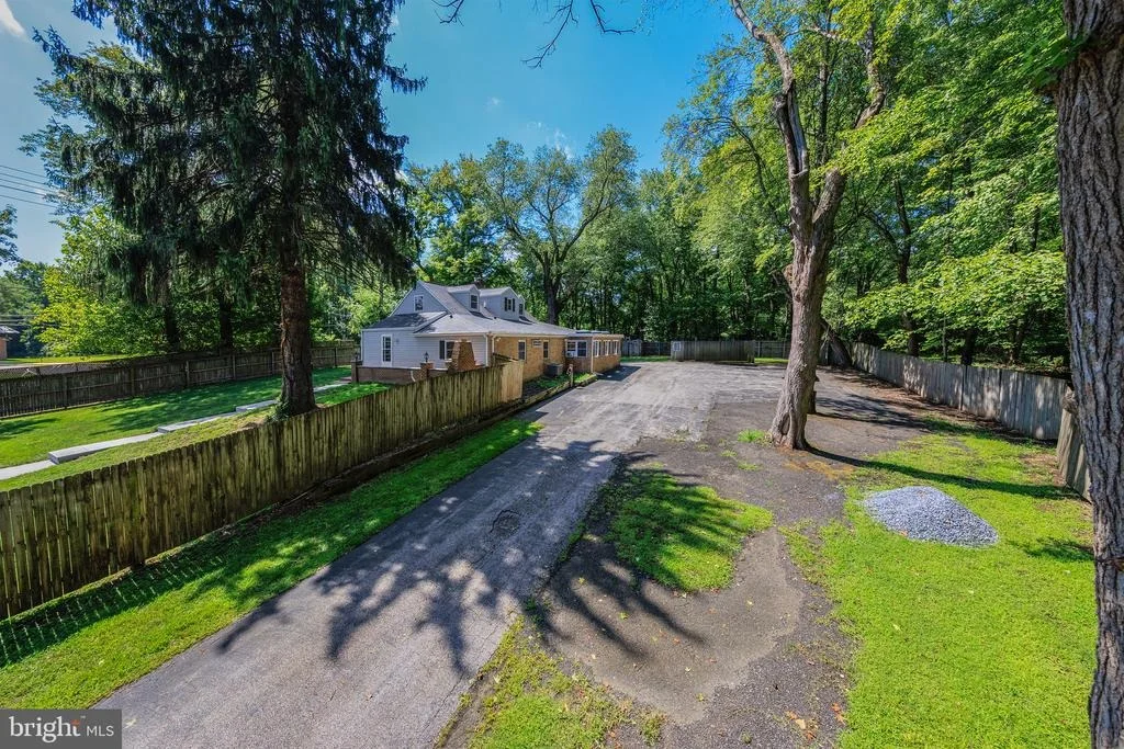 Photo of 7301 WOODYARD ROAD