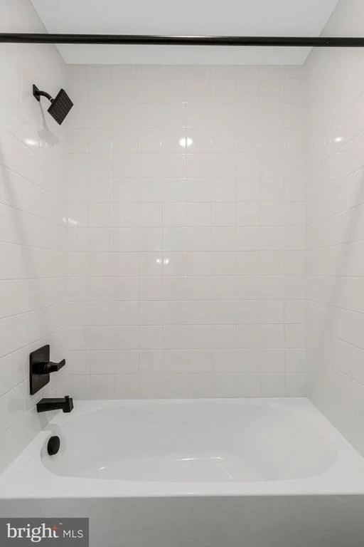 Photo of 2000 ARAM DRIVE