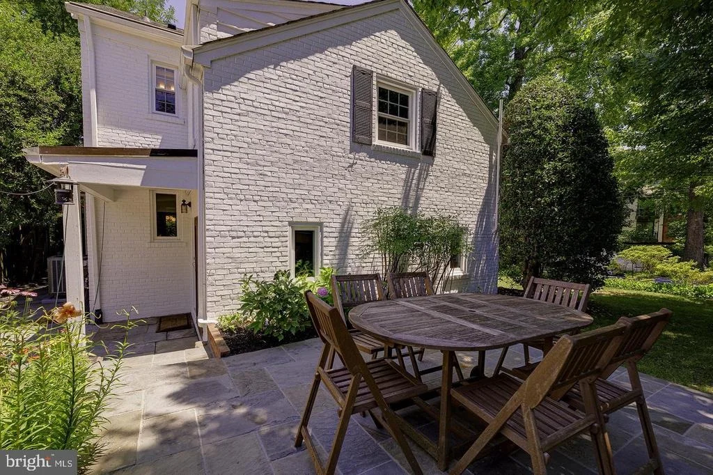 Photo of 3905 LAIRD PLACE