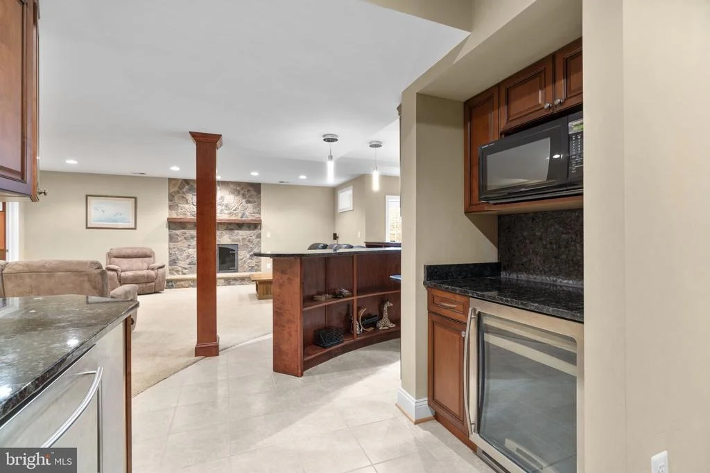 Photo of 370 EAGLE HILL ROAD
