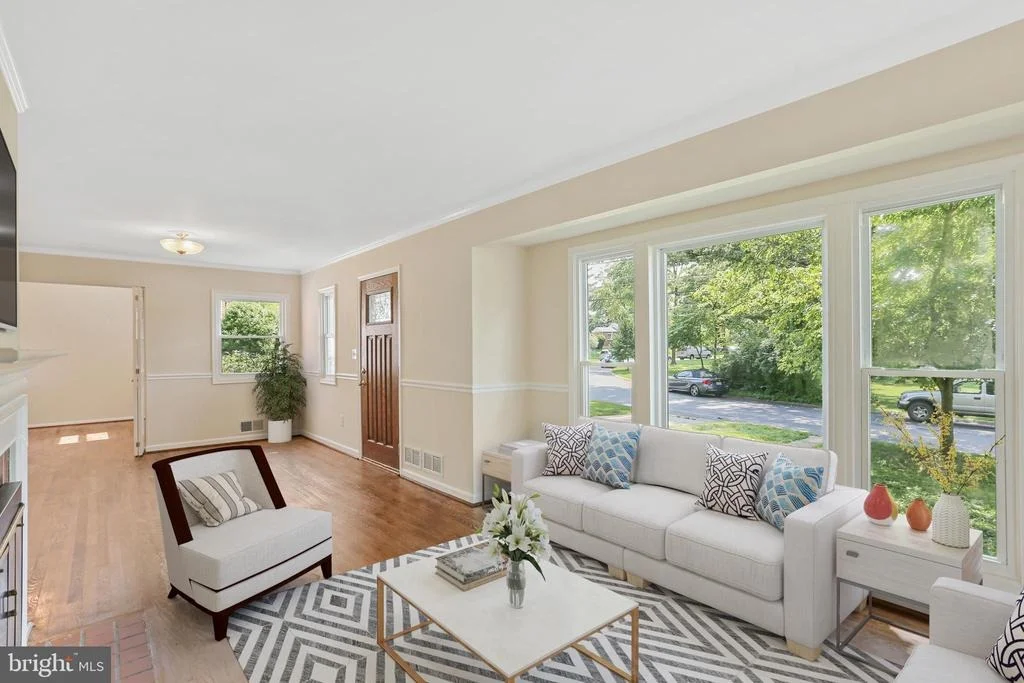 Photo of 1128 W NOLCREST DRIVE