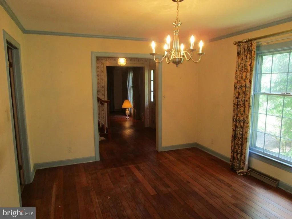 Photo of 40 W FAIRWAY CIRCLE