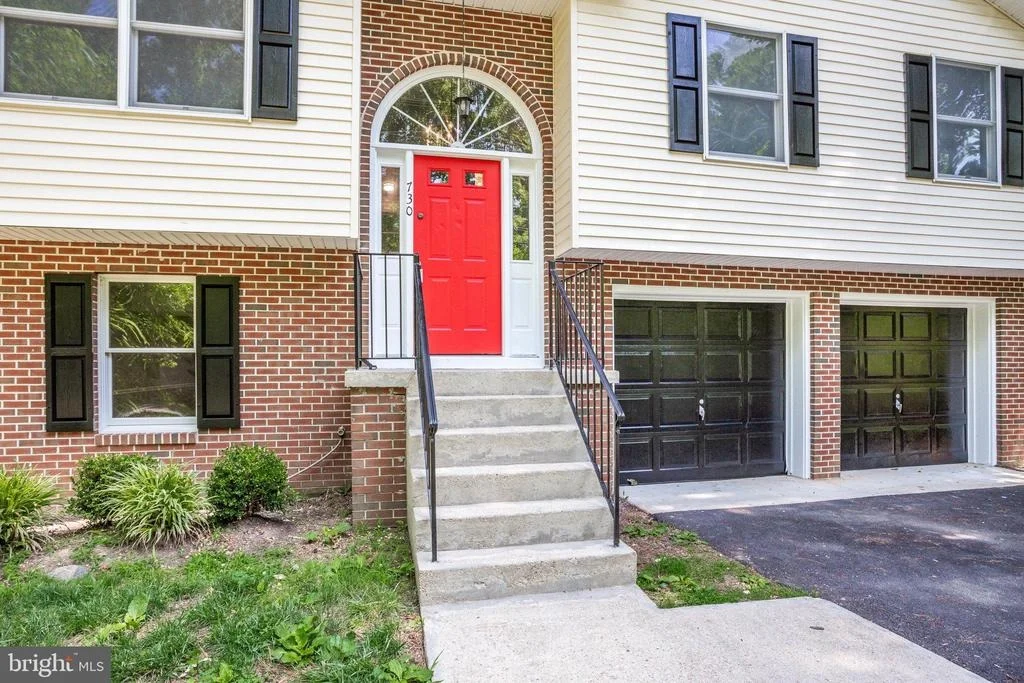 Photo of 730 OX BOW LANE