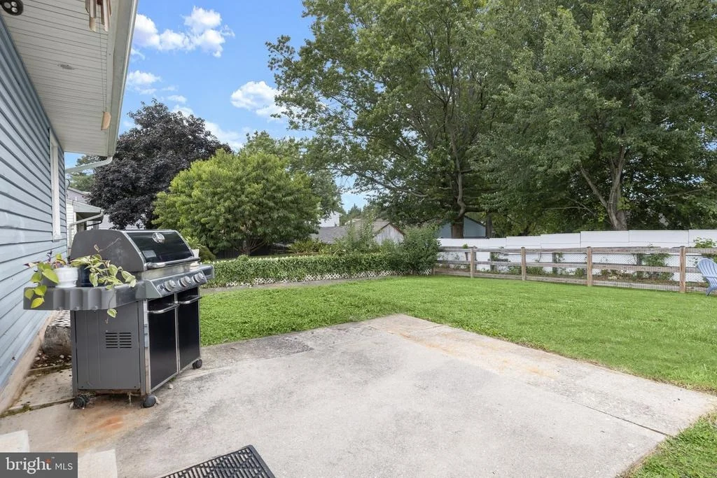 Photo of 818 UNIONTOWN ROAD