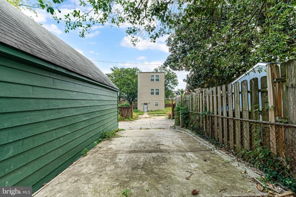 Photo of 1124 45TH PLACE SE