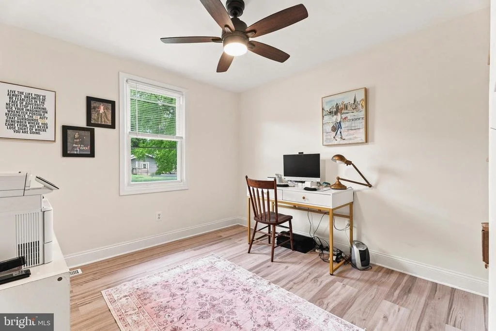Photo of 6921 UNIVERSITY DRIVE