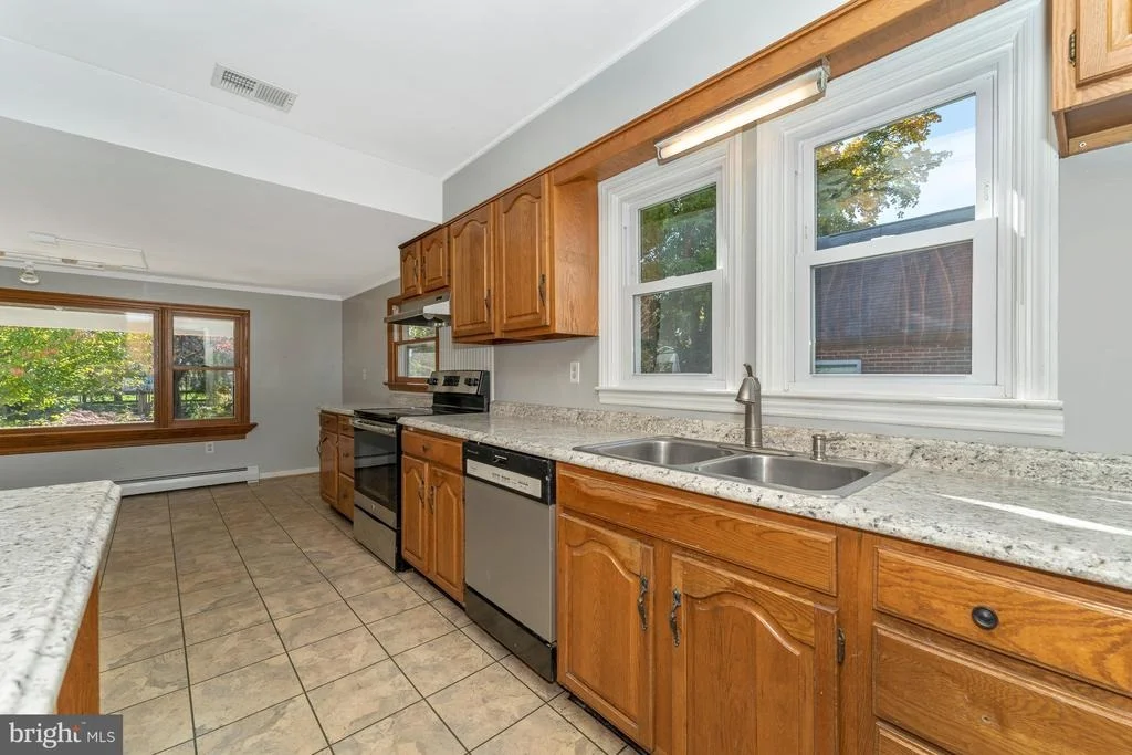 Photo of 406 LEE PLACE