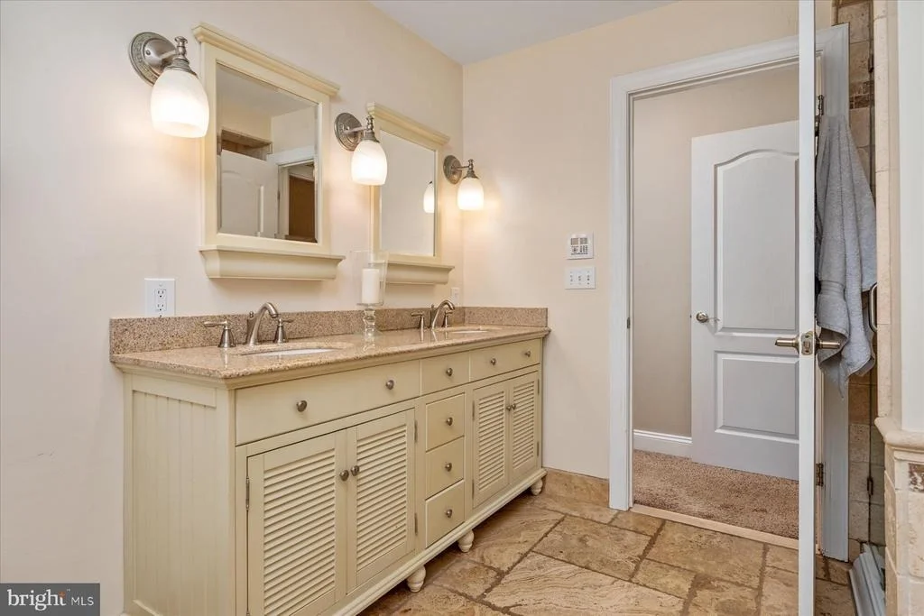 Photo of 1134 VALLEY DRIVE