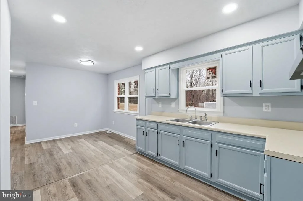 Photo of 984 OAK PARK
