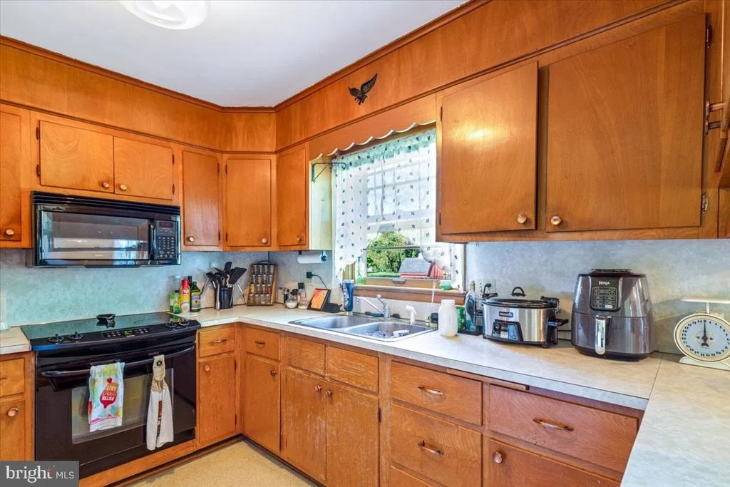 Photo of 8002 SUNNYBROOK COURT