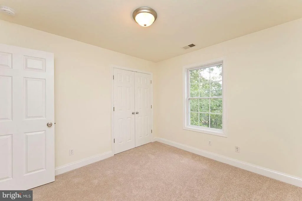 Photo of 401 BLUEBIRD TRL