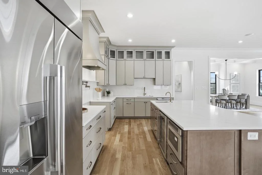 Photo of 6512 WILLIAMSBURG BOULEVARD