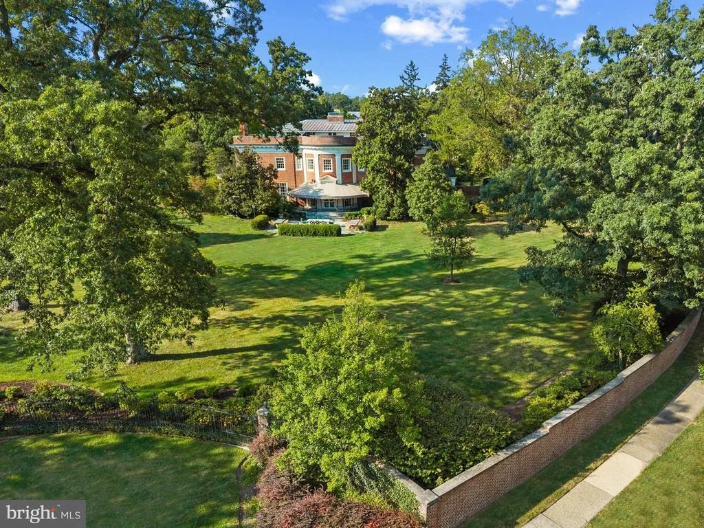 Photo of 15 CHARLCOTE PLACE