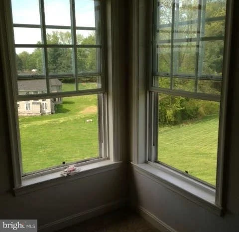 Photo of 8411 SUMMIT AVENUE