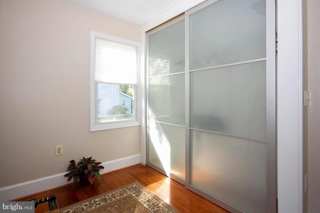 Photo of 987 PATUXENT ROAD