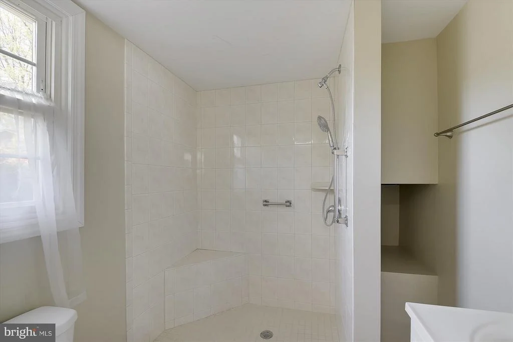 Photo of 8305 RAYMOND LANE