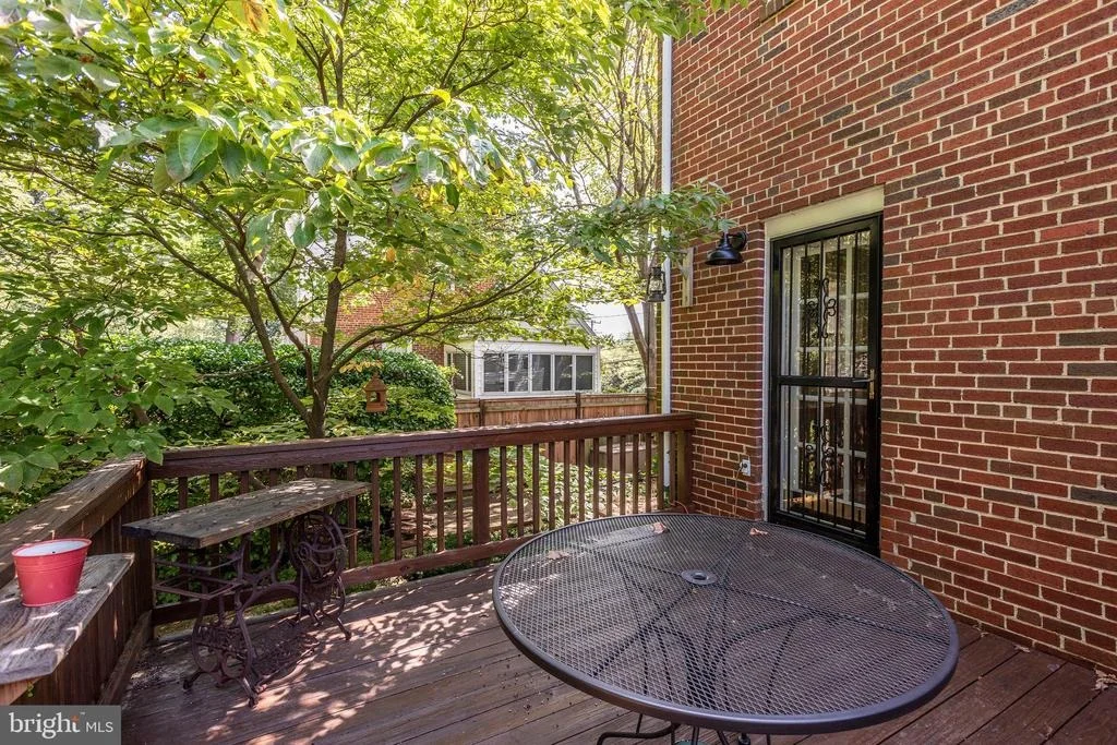 Photo of 1517 FOREST GLEN ROAD