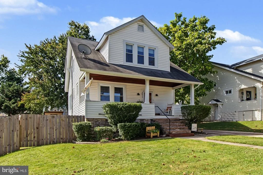Photo of 2811 PINEWOOD AVENUE