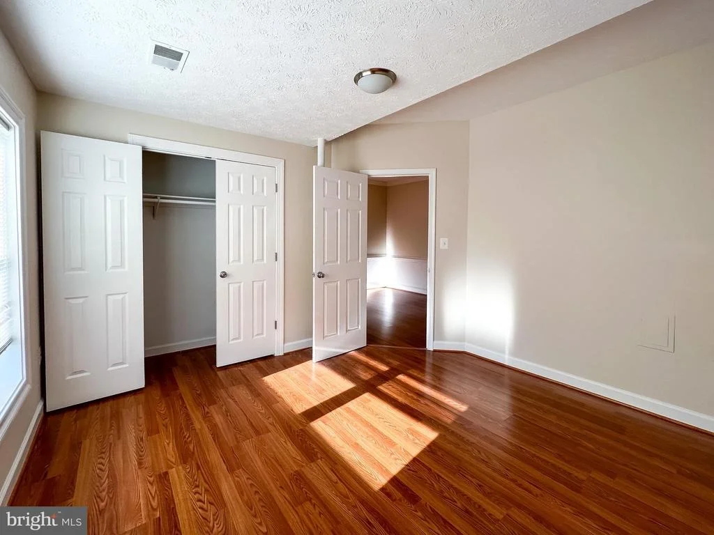 Photo of 1800 LAWNVIEW DRIVE
