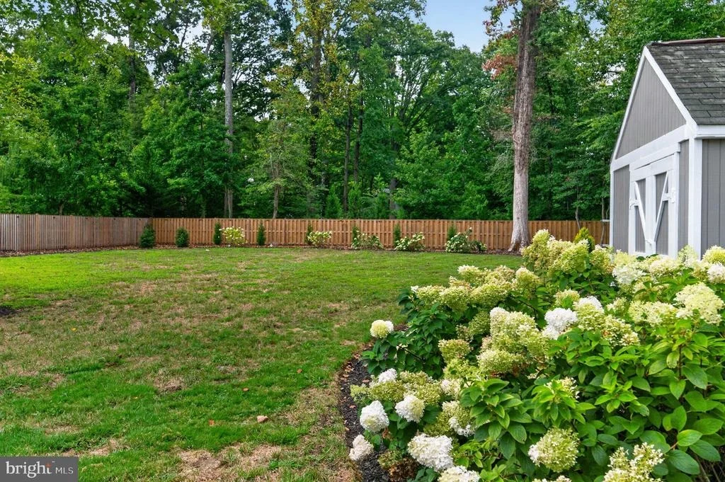 Photo of 1610 RIDOUT ROAD