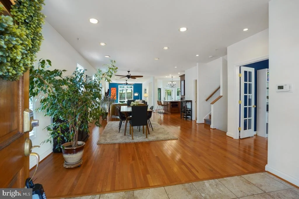 Photo of 412 SILVER SPRING AVENUE