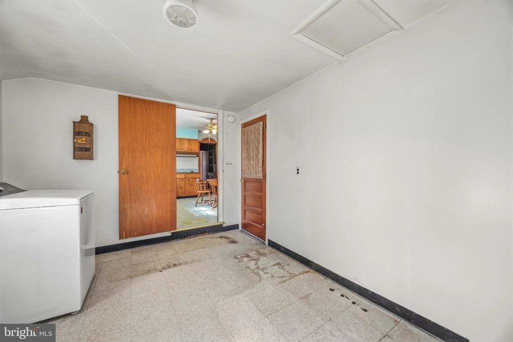 Photo of 4891 IDLEWILDE ROAD