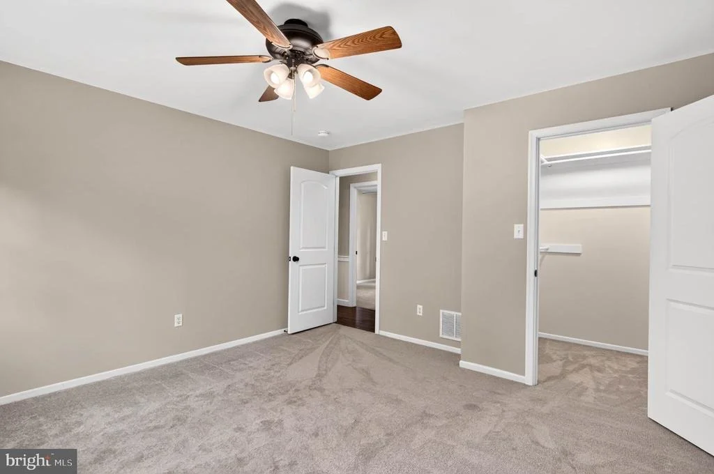 Photo of 4294 WOLF HILL DRIVE