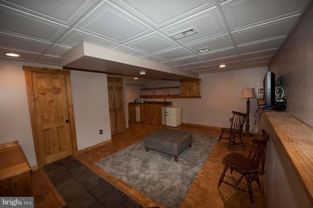 Photo of 828 WILDA DRIVE