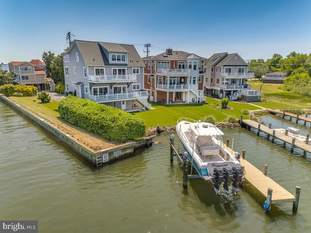 Photo of 3300 SHORE DRIVE