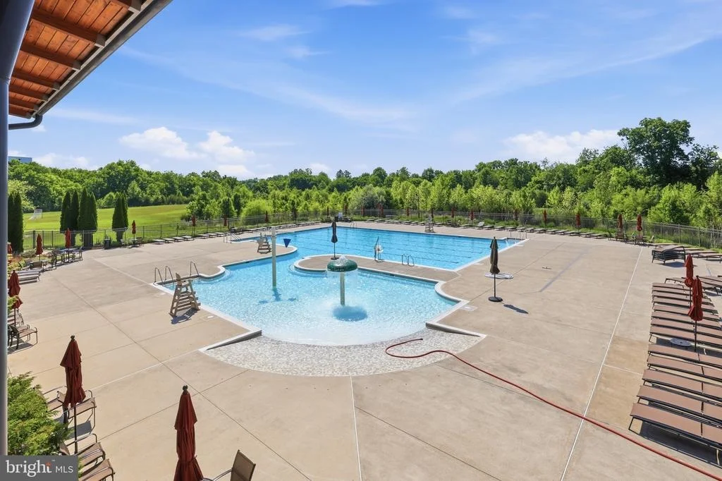 Photo of 20623 HOLYOKE DRIVE
