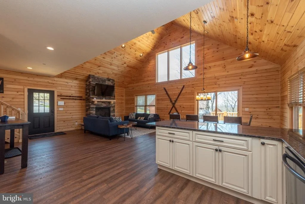 Photo of 828 N CAMP RD