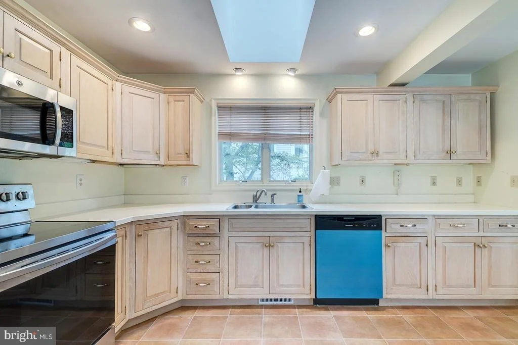 Photo of 208 POND VIEW DRIVE