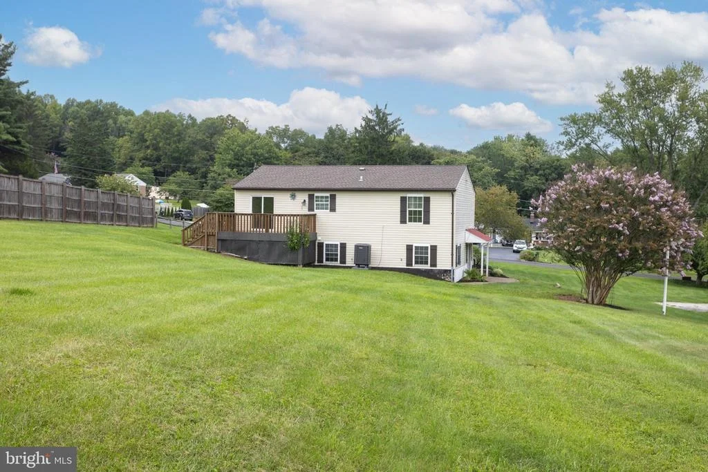 Photo of 805 ROLLING RIDGE DRIVE