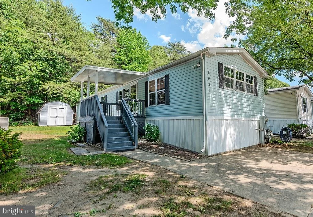 Photo of 8021 FAIR BREEZE DRIVE