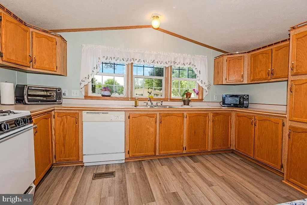 Photo of 8021 FAIR BREEZE DRIVE