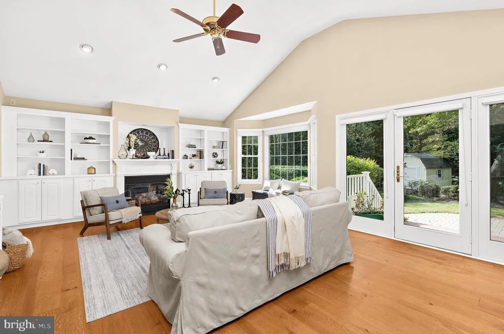 Photo of 668 WHITE SWAN DRIVE